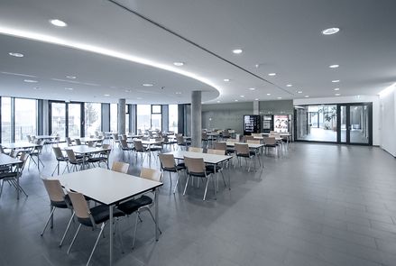Verwaltungsgebäude des EAD, Kantine